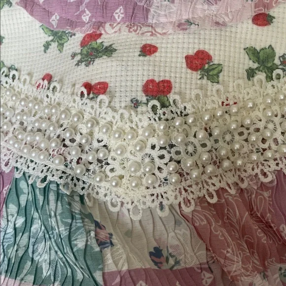 POL Mixed Media Top - Picture 6 of 6